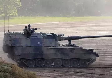 Die Medien zeigten das erste Video ...