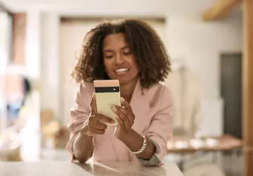 Die Flaggschiffe Google Pixel 6 und ...