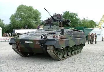 Rheinmetall hat 16 Marder BMPs für ...