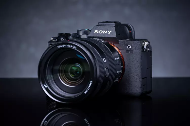 Die neue spiegellose Vollformatkamera Sony A7V ...