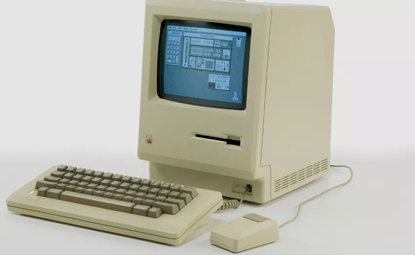 Macintosh mit grafischer Oberfläche und Maus