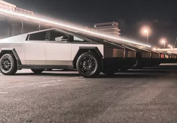 Elon Musk verbessert den Verkauf des ...