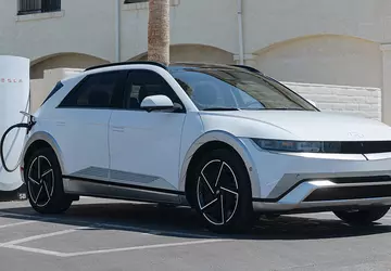 Hyundai spendet Tesla-Supercharger-Adapter: Wer kann einen ...