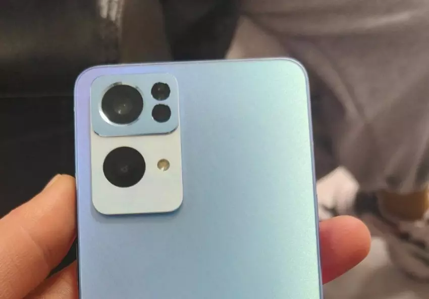 Das OPPO Reno 7 ist auf Fotos mit einem neuen Kamera-Design aufgetaucht