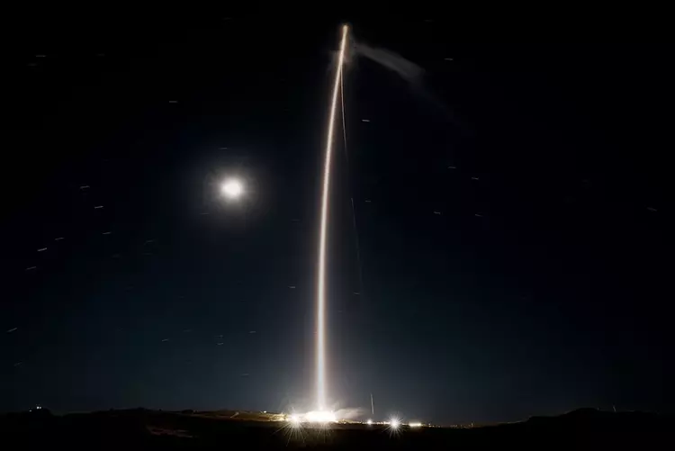 SpaceX startet erfolgreich 25 Starlink-Satelliten, bringt ...