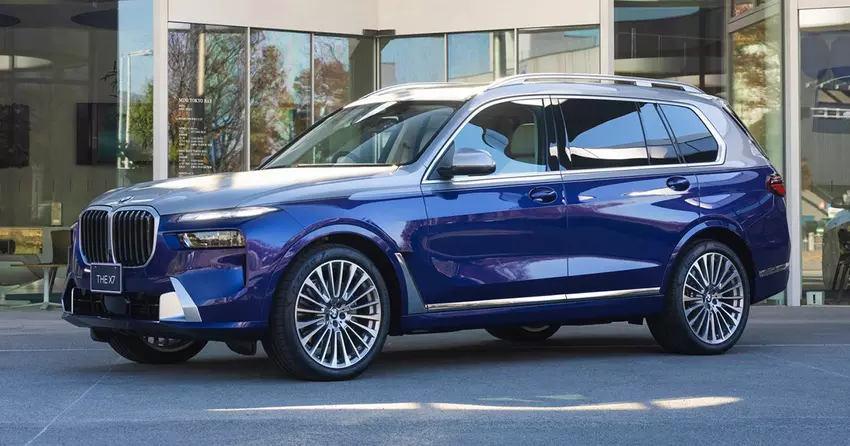 BMW hat das Konzept X7 Nishiki Lounge mit 15.000 LED-Elementen im Panoramadach enthüllt