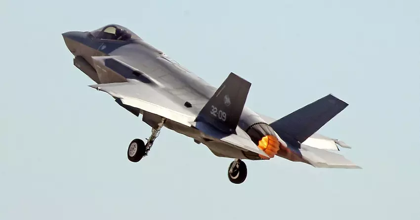 Der Bundesverband der Deutschen Luft- und Raumfahrtindustrie kritisiert die Entscheidung der Bundesregierung, das amerikanische Kampfflugzeug der fünften Generation F-35 Lightning II zu kaufen