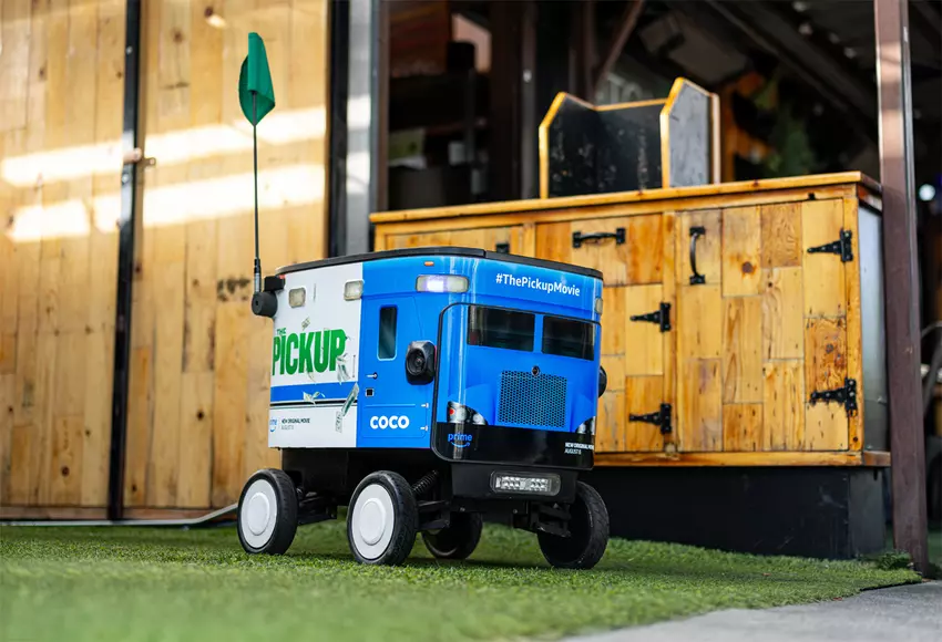 Coco-Lieferroboter fördern die Komödie mit Eddie Murphy: Prime Video startet die Promo für den Film The Pickup