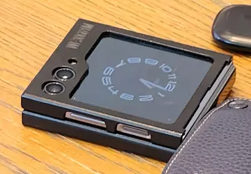 Samsung Galaxy Flip 5 Clamshell mit ...