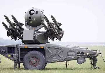 Die Schweiz zerstört freiwillig 60 Rapier-Boden-Luft-Raketen, ...