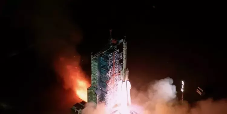 China schickte die Mission Shenzhou-21 mit ...