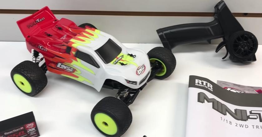 1:18 LOSI RC MINI-T 2.0 2WD rc autos unter 200 €