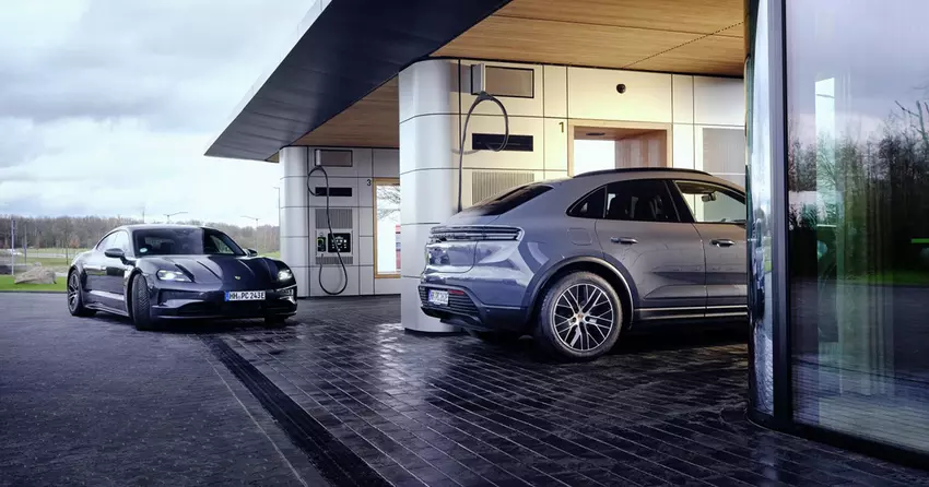Porsche hat seine fünfte Charging Lounge mit bis zu 400 kW Ladeleistung eröffnet