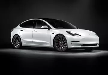 Kanadischer Mann stiehlt versehentlich das Tesla ...