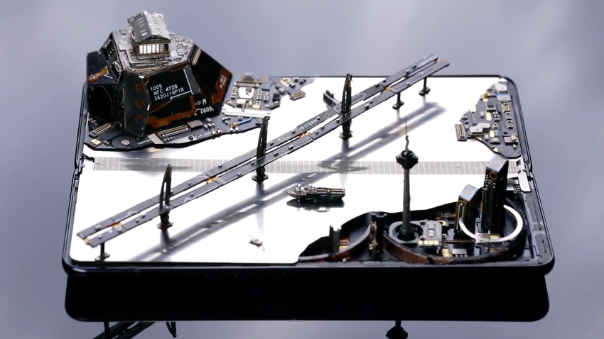 Das Xiaomi Mi Mix Fold hat sich in ein Miniatur-Shanghai verwandelt