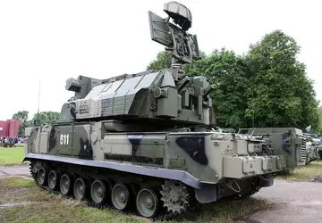 Ukrainische Streitkräfte zerstören Tor-M2 Tor-M2-Kampffahrzeug 9A331M ...