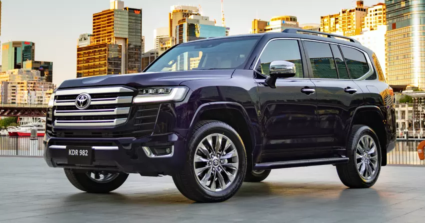 Der Toyota Land Cruiser 300 ist jetzt ein selbstfahrender Hybrid.