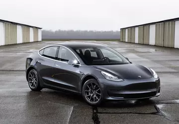 Tesla ruft wegen technischer Defekte fast ...