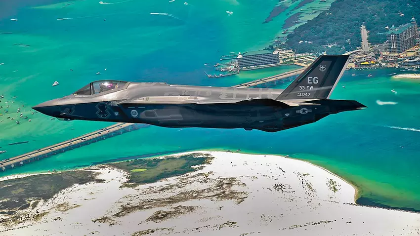 Die US-Luftwaffe warnt die Bewohner Floridas vor abendlichem Lärm durch die Flüge der F-35 Lightning II-Kampfjets der fünften Generation