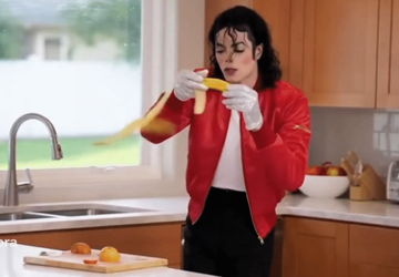 Michael Jackson tritt im Stand-up auf, ...