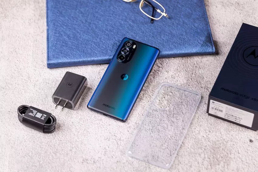 Motorola enthüllt Sonderedition Moto Edge X30 mit 60MP Sub-Screen-Kamera und Snapdragon 8 Gen1 für 630 US-Dollar