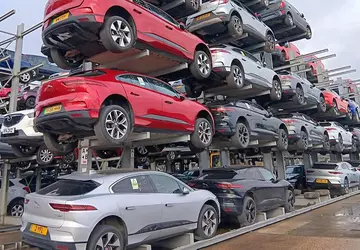 Dutzende zurückgerufene Jaguar I-Pace werden auf ...