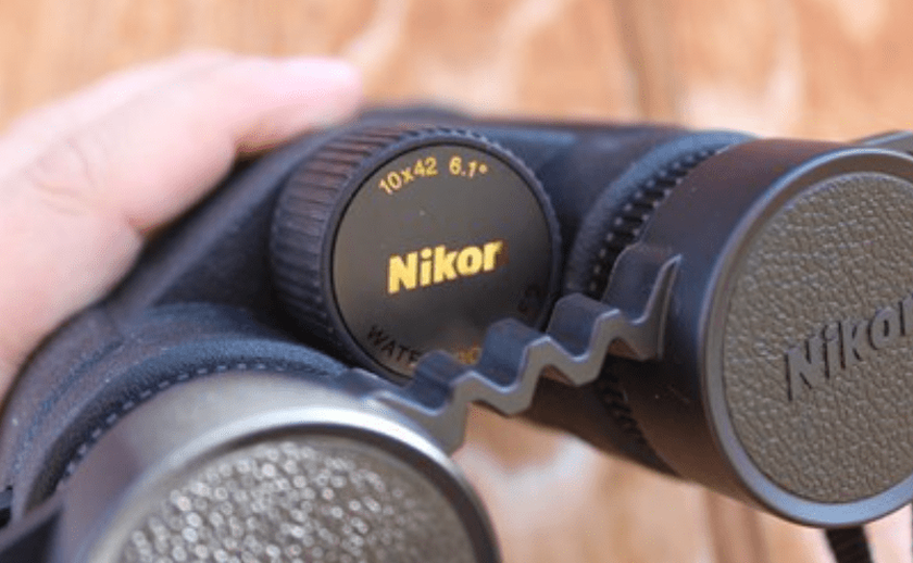 Nikon LaserForce 10x42 Laser-Entfernungsmesser-Fernglas