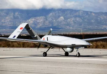 Albanien kauft Bayraktar TB2-Drohnen für Armee ...