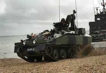 An der Front leuchtete der britische ...