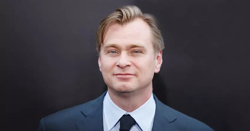 Der Oppenheimer-Film hat Christopher Nolan angeblich eine Menge Geld eingebracht, und dieser Betrag wird noch weiter wachsen