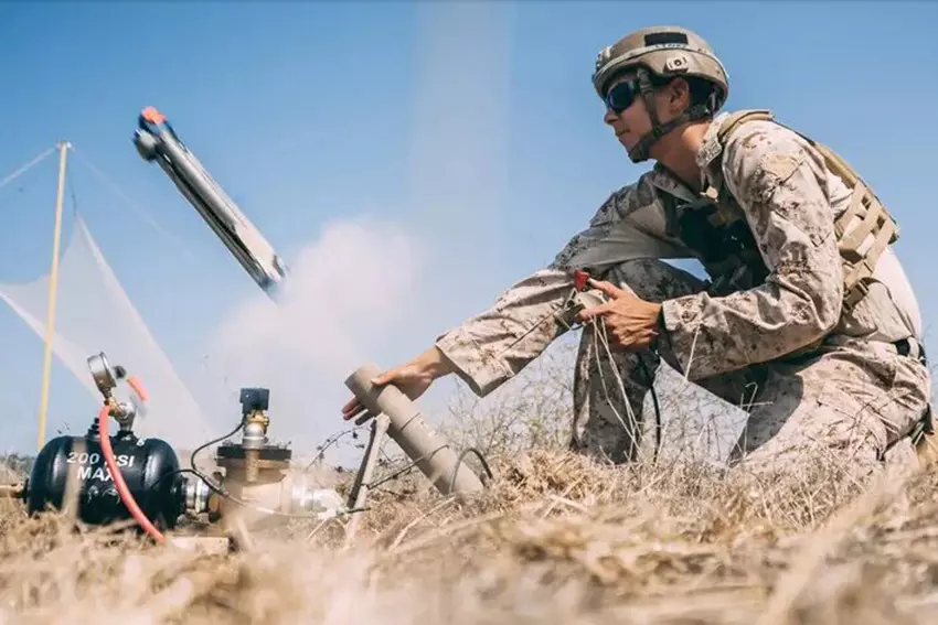 Die ukrainischen Streitkräfte setzten eine Kamikaze-Drohne ein, um den Grenadier-Turm auf russischem Territorium zu zerstören, der zur Überwachung diente