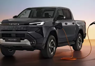 Toyota stellt neuen Hilux BEV mit ...