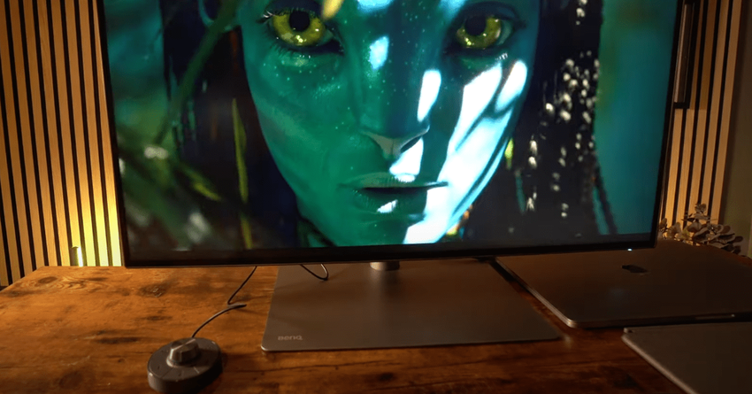 BenQ PD3220U monitor thunderboltа