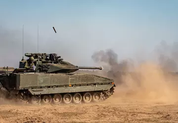 Das erste Foto eines schwedischen Schützenpanzers ...