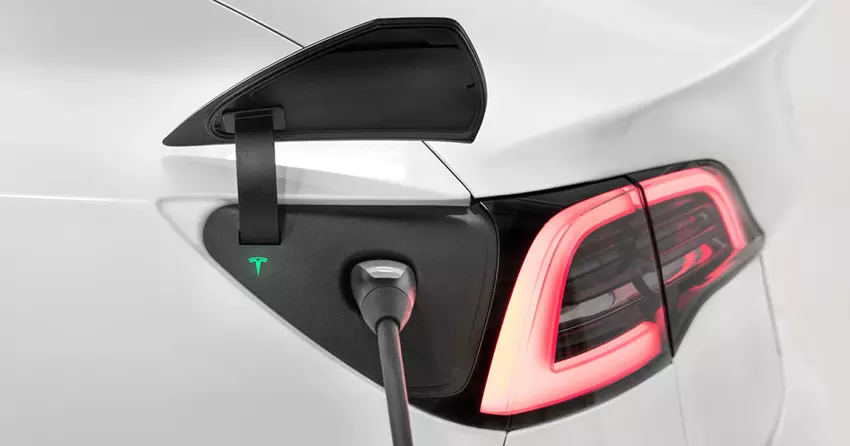 Tesla hat die Möglichkeit geschaffen, die Heizung des Ladeanschlusses getrennt von anderen Systemen einzuschalten.