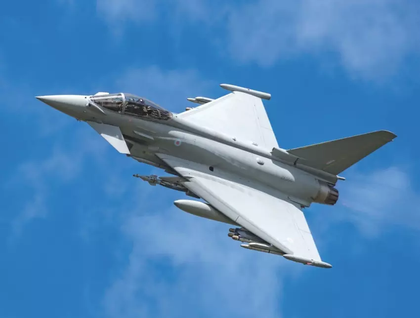 Britische Typhoon-Kampfjets fangen in einer Woche dreimal russische Flugzeuge über der Ostsee ab
