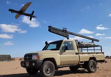 BlueBird hat die Kamikaze-Drohne SpyX mit ...