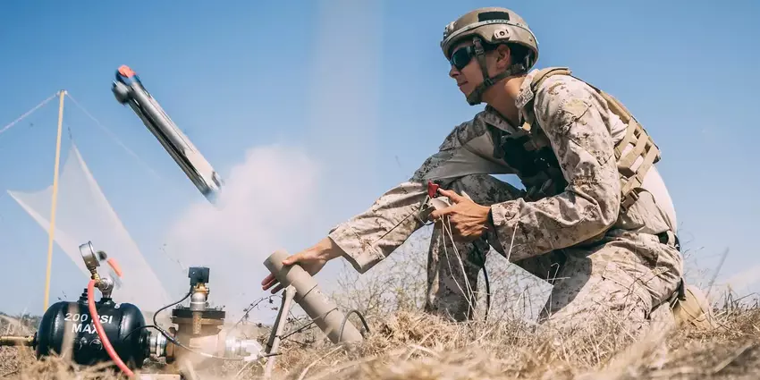 Ukrainische Streitkräfte zeigen seltenes Video von Switchblade 300 Kamikaze-Drohnen