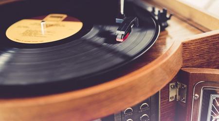 Zum ersten Mal seit 1987 übertreffen Vinyl-Schallplatten die CDs beim Umsatz