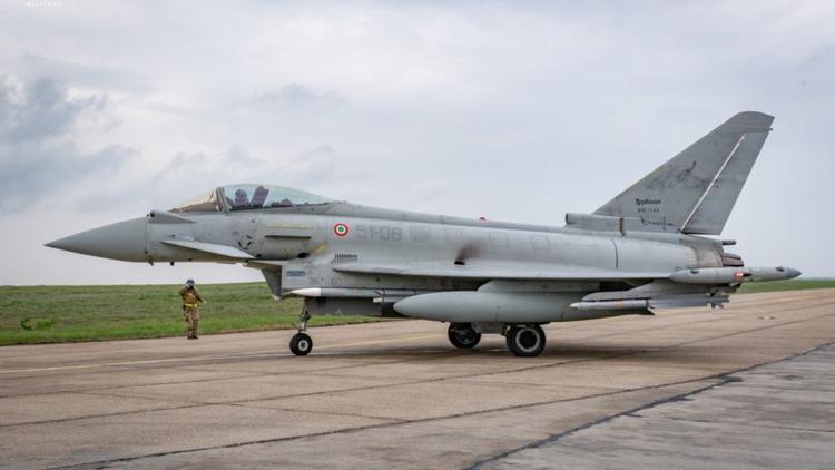 Italien baut erstmals Meteor-Raketen in Typhoon-Kampfjets ...