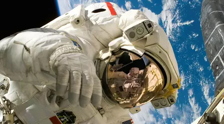 Die Crew-8-Astronauten gehen vor dem Start der Raumstation in Quarantäne 
