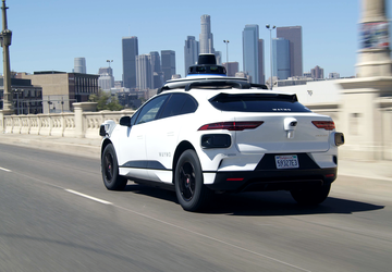 Waymo startet bezahlte Robotertaxis in Los ...