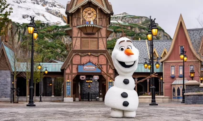 Disney stellte Olaf vor - einen lustigen Animatronic, der in Disneyland Paris und Hongkong zu finden ist