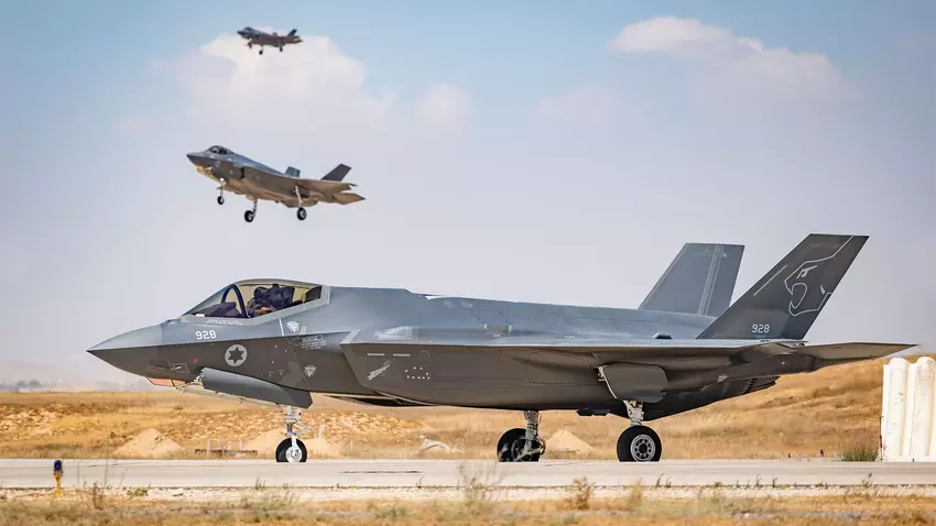 Der Kampfjet F-35 Lightning II der fünften Generation hat erstmals einen Marschflugkörper abgefangen