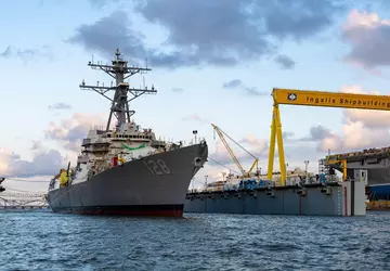 Ingalls Shipbuilding hat einen Arleigh Burke ...