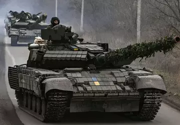 Die ukrainischen Streitkräfte zeigten modernisierte T-64BV-Panzer ...
