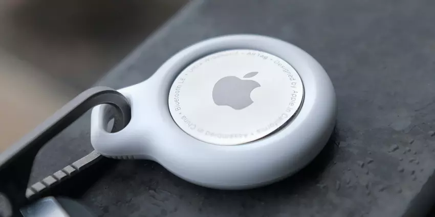 AirTag-Tracker in einem Koffer