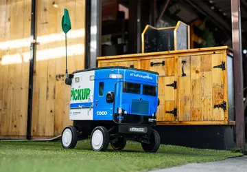 Coco-Lieferroboter fördern die Komödie mit Eddie ...