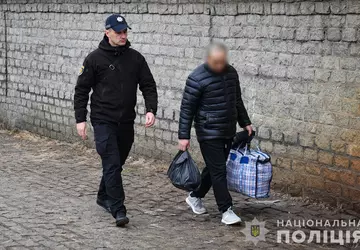 Chinesischer Spion, der ukrainische Wissenschaftler überredet ...