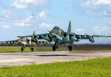 Russisches Kampfflugzeug Su-25 "Grach" hat sich ...